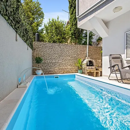 Cozy In Rogoznica With Outdoor Swimming Pool Holiday home