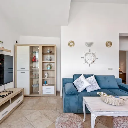 Holiday home Cozy In Rogoznica With Outdoor Swimming Pool