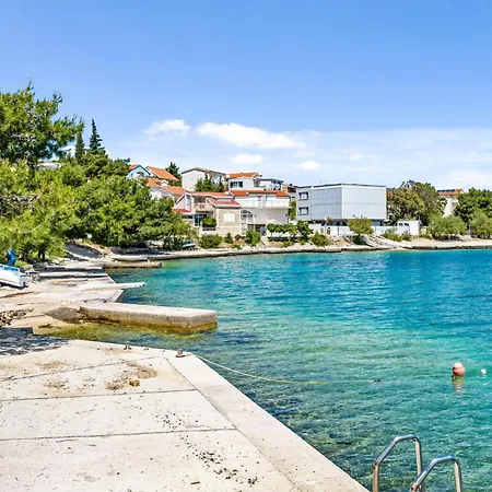 Holiday home Cozy In With Outdoor Swimming Pool *