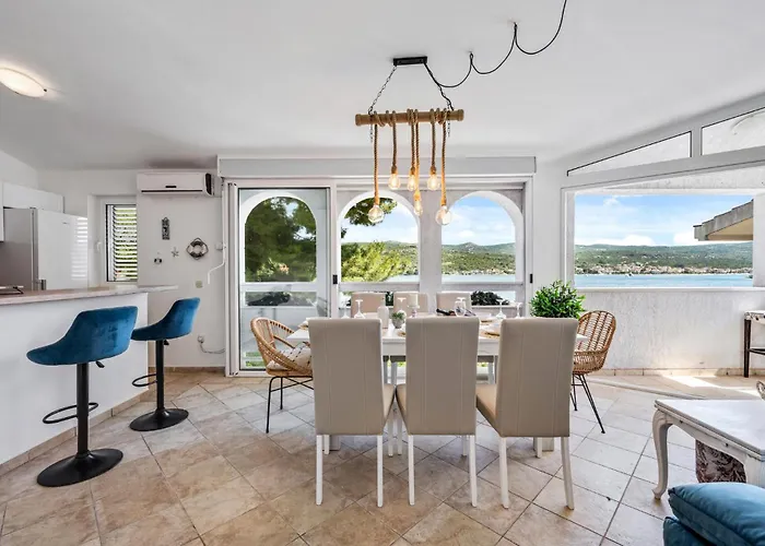 Casa de Férias Stunning In Rogoznica (Sibenik-Knin)